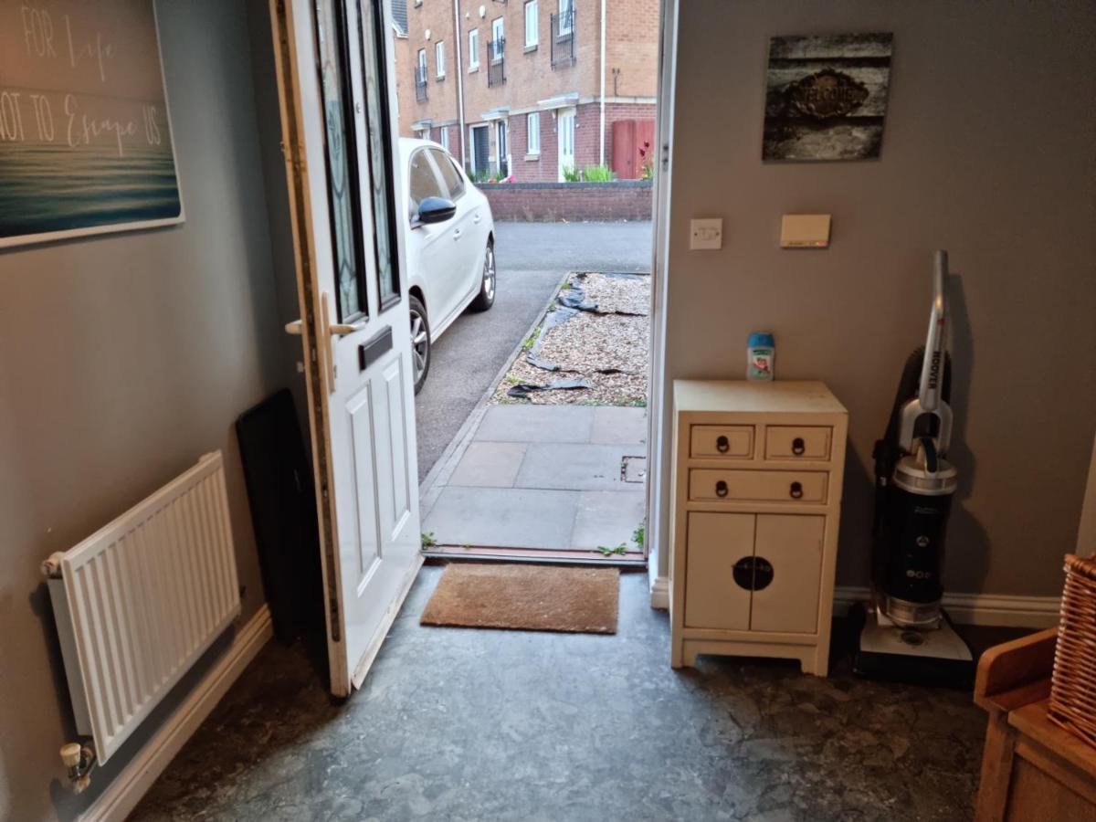 Sea Escape The Tardiis Beachfront Location Aberavon Beach Sea Views Driveway Parking Port Talbot Luaran gambar