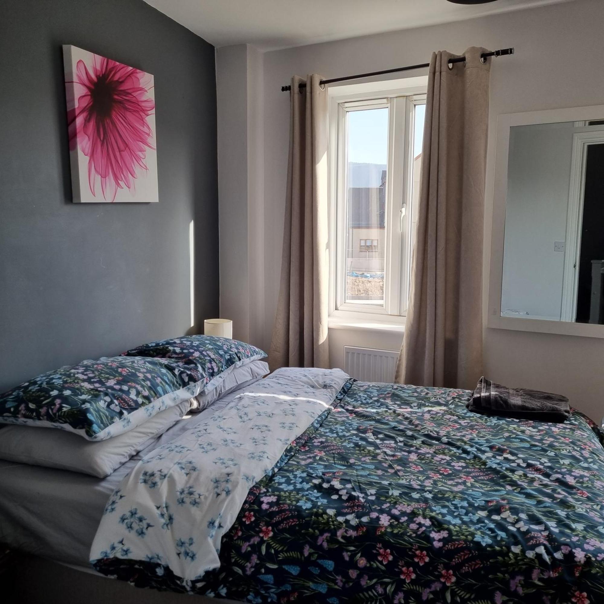 Sea Escape The Tardiis Beachfront Location Aberavon Beach Sea Views Driveway Parking Port Talbot Luaran gambar